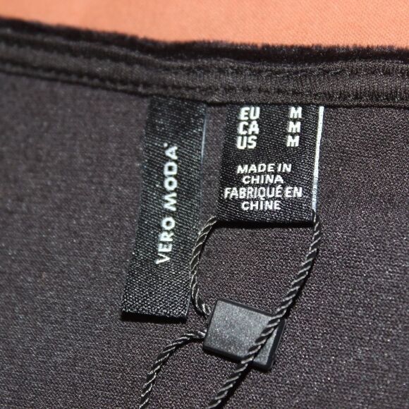 NWT Vero Moda Black Crop Velvet Top Women Size M Medium - Picture 8 of 13